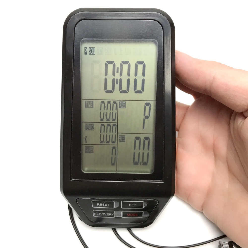Schwarzer Computer-Bildschirm  – Sports Equipment List Bewertung und Preis